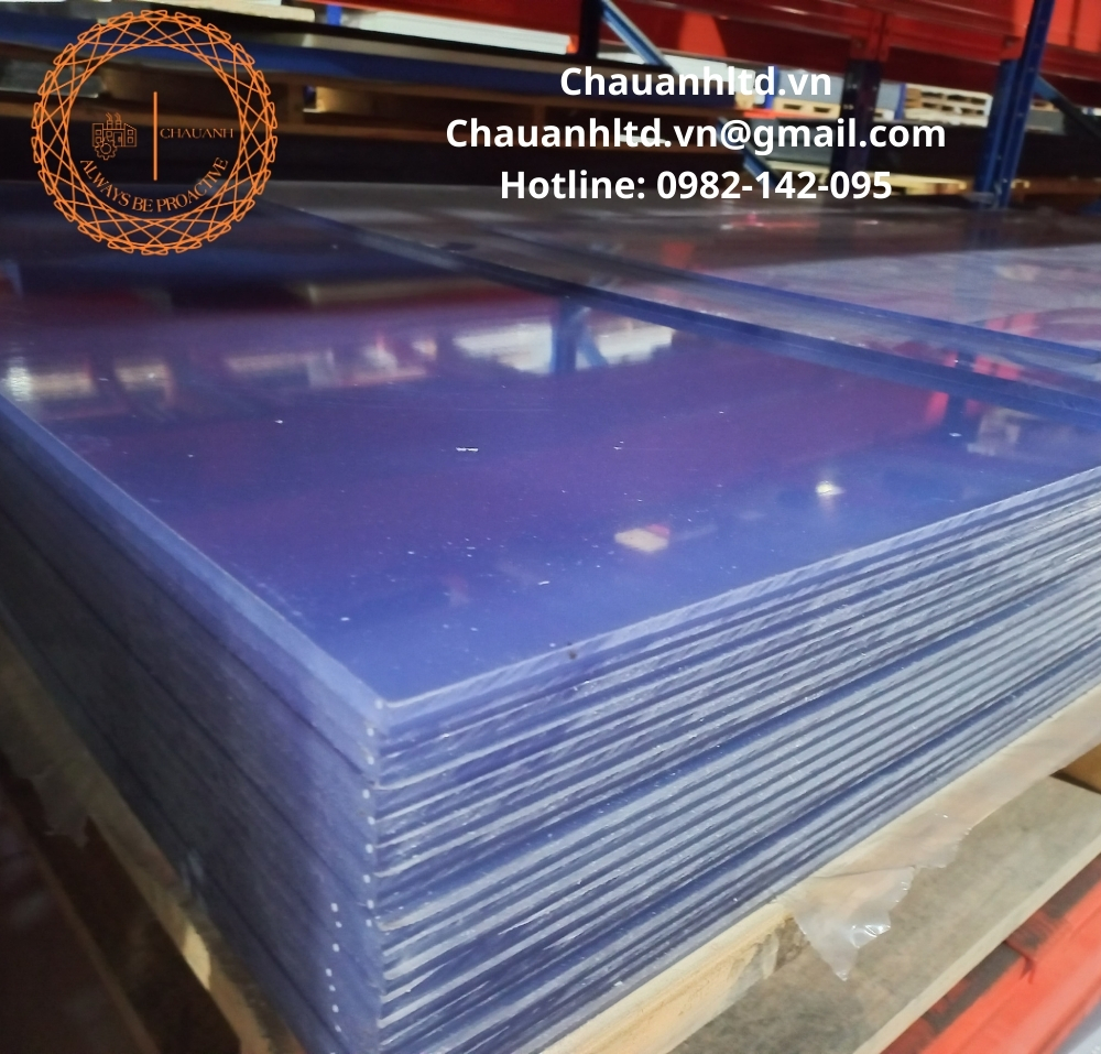 TAM NHUA PVC TRONG CUNG